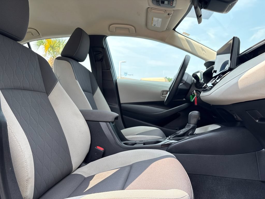 Used 2023 Toyota Corolla LE FWD image 30
