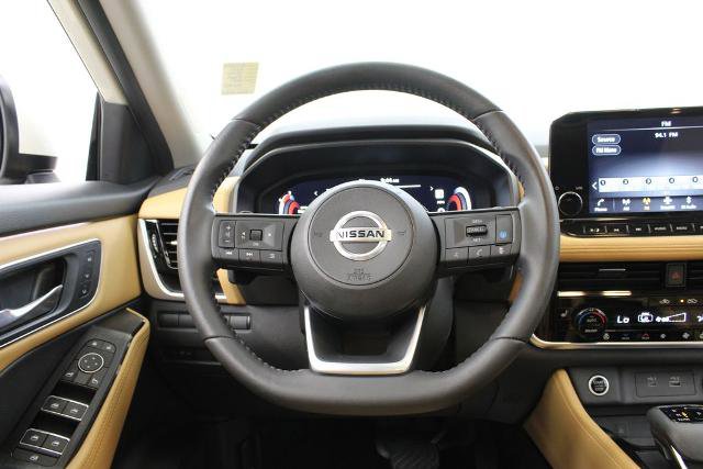Certified 2021 Nissan Rogue Platinum FWD image 24