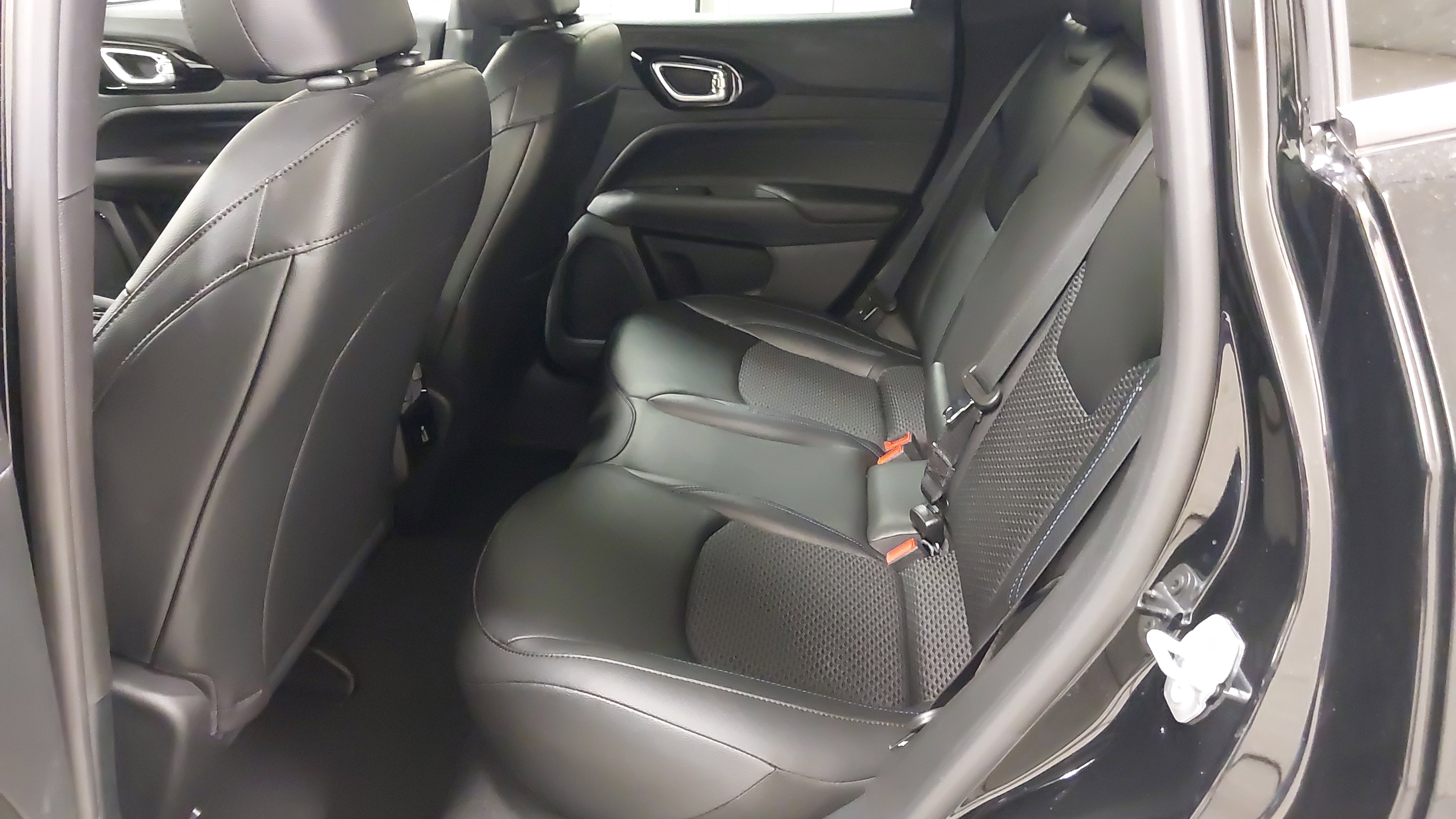 New 2026 Jeep Compass Latitude w/ Quick Order Package 29K image 38