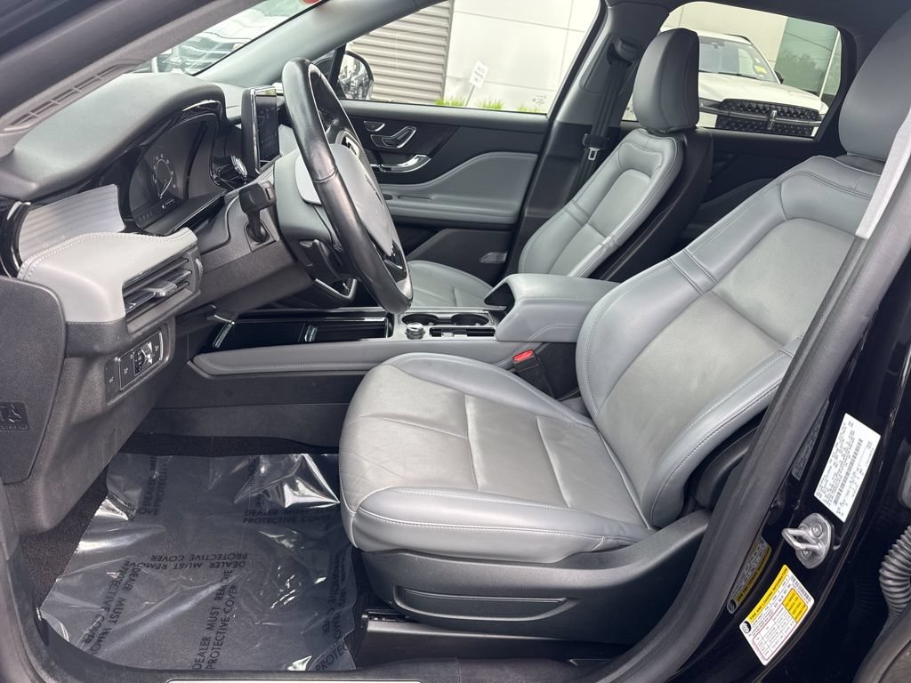 Used 2022 Lincoln Corsair AWD w/ Premium Package image 12