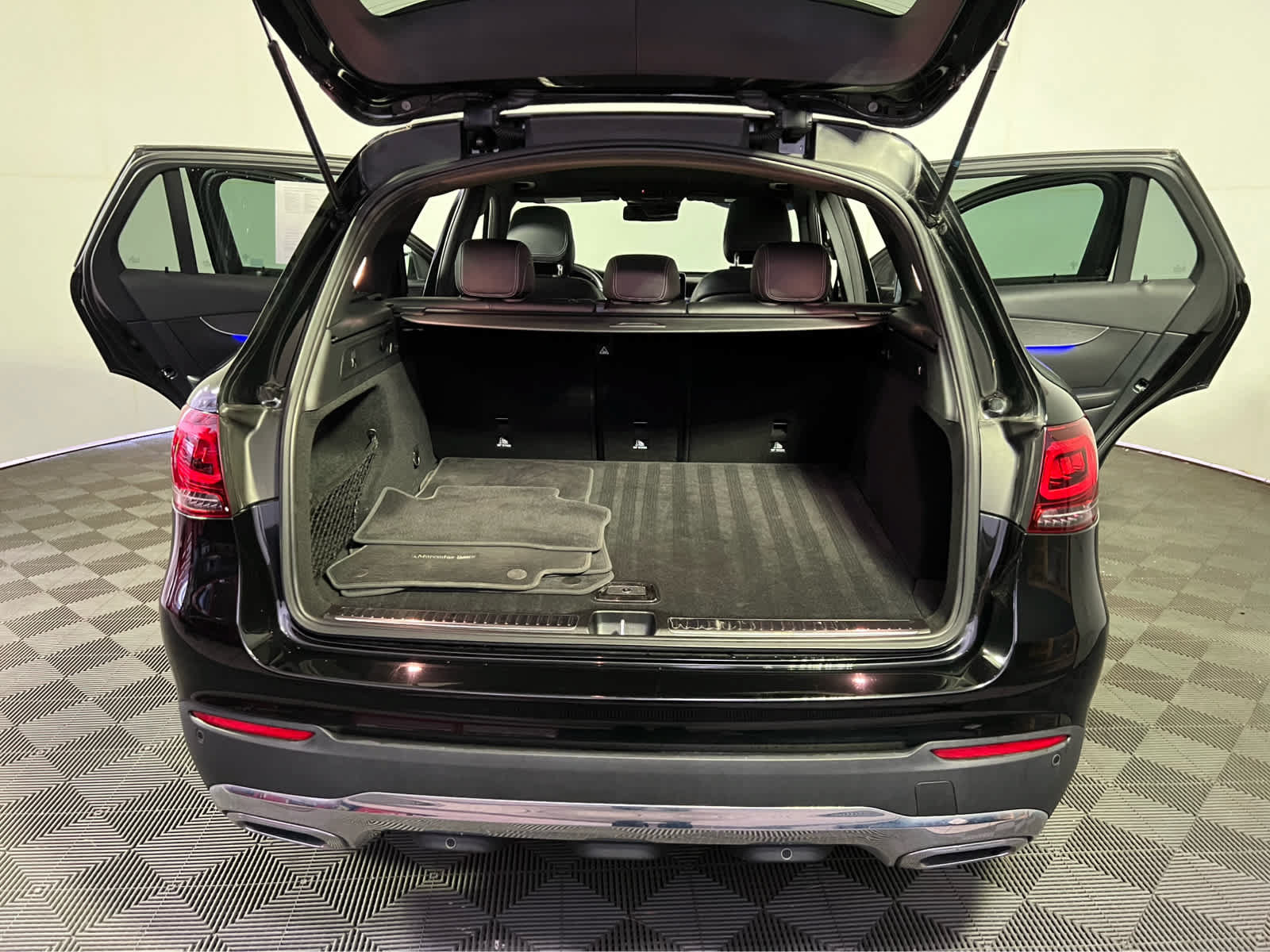Used 2022 Mercedes-Benz GLC 300 4MATIC image 26