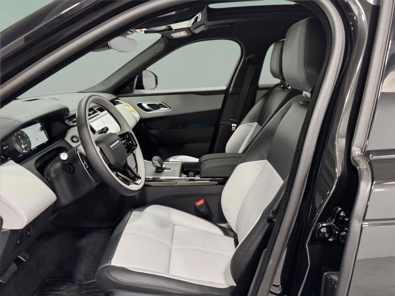 New 2026 Land Rover Range Rover Velar Dynamic SE image 22