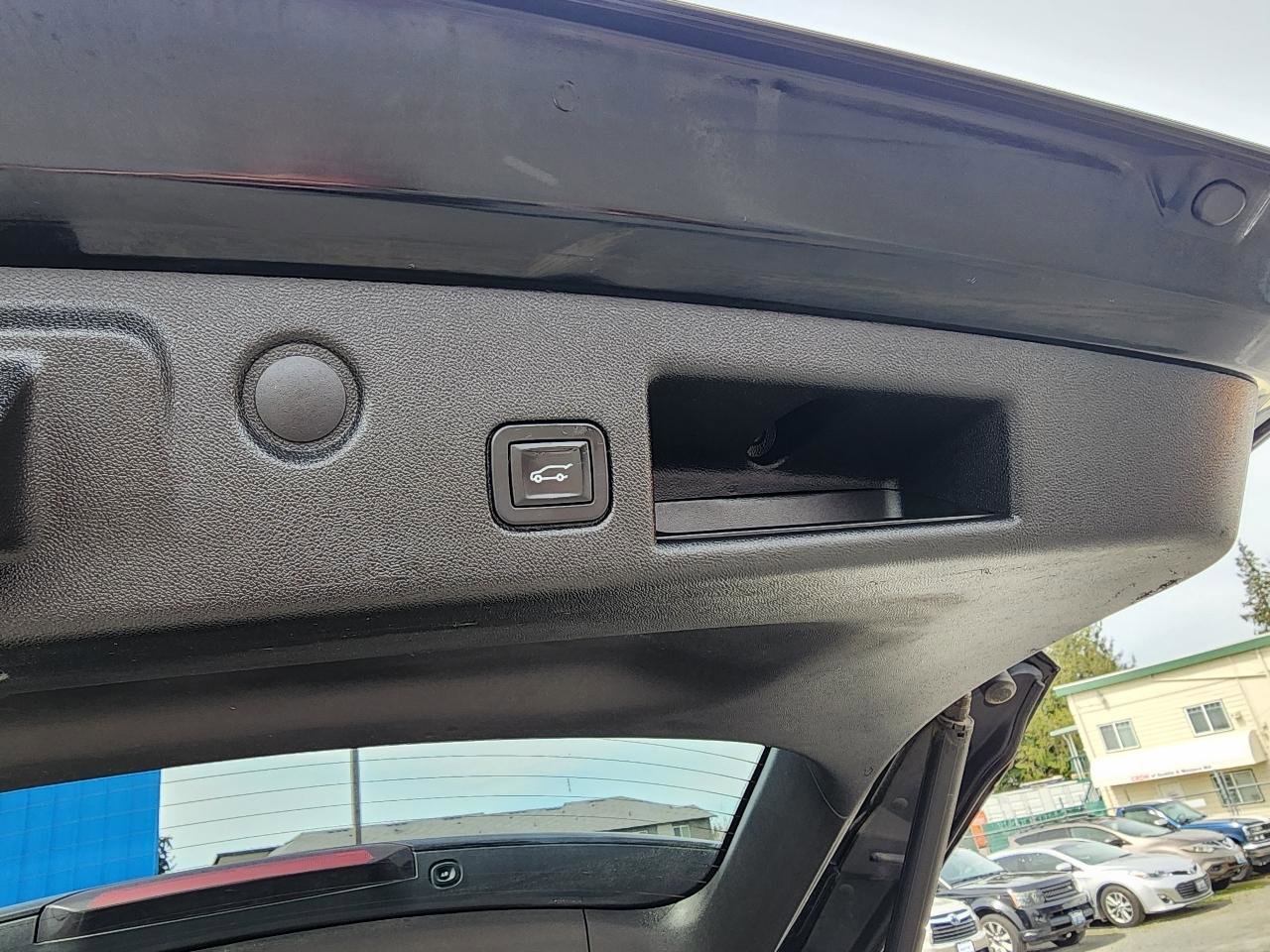 Used 2018 Chevrolet Equinox Premier AWD/4WD image 30