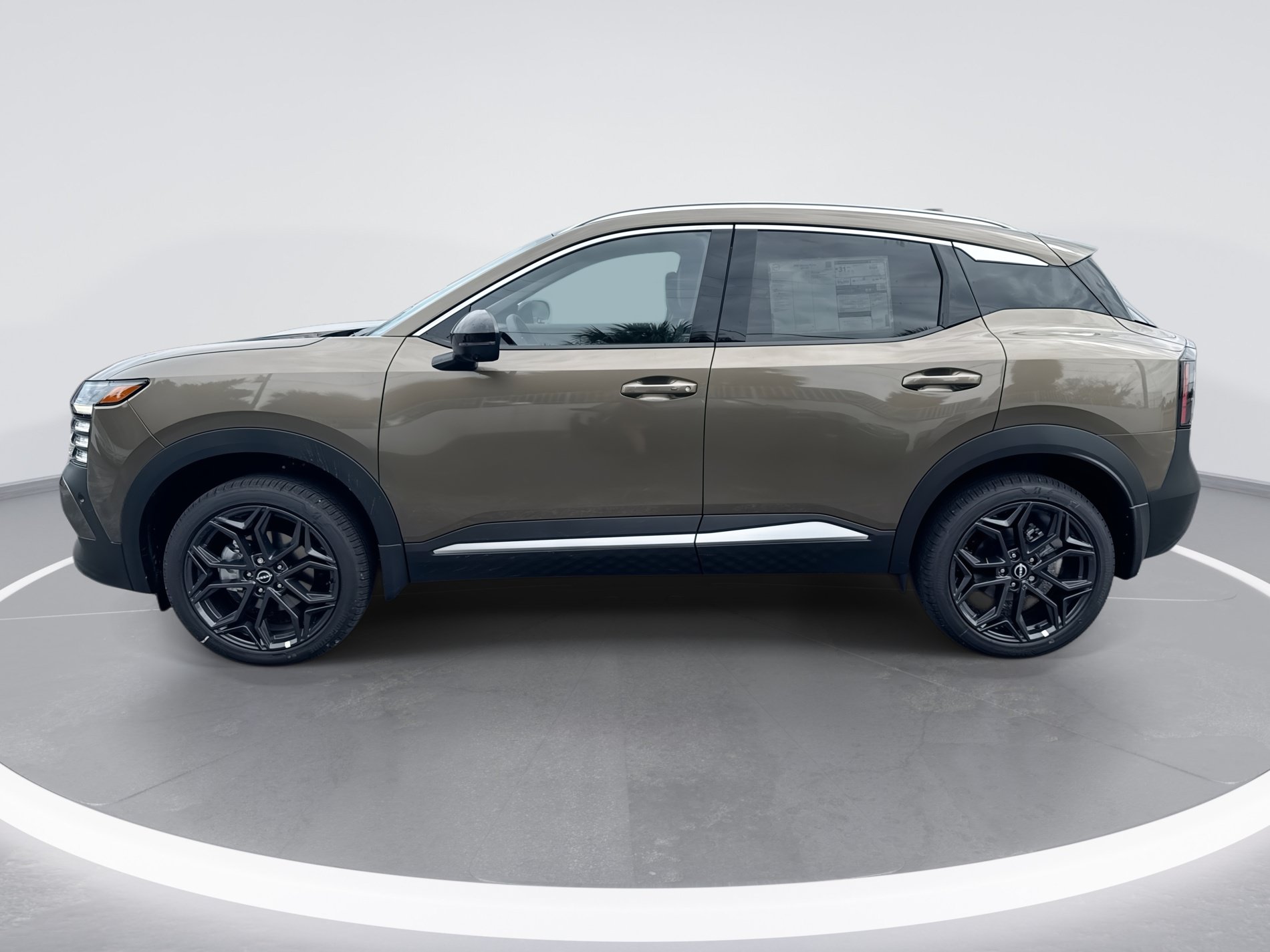 New 2027 Nissan Kicks SR FWD image 7