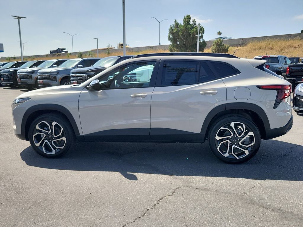 New 2026 Chevrolet Trax RS w/ Sunroof Package FWD image 26