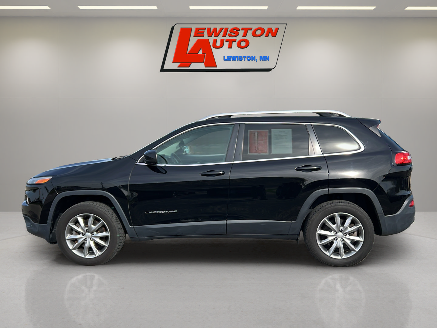 Used 2018 Jeep Cherokee Limited AWD/4WD image 10