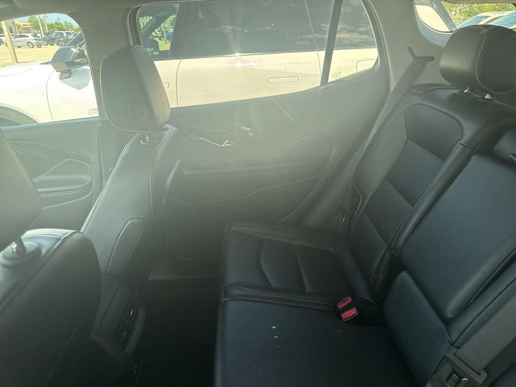 Used 2024 GMC Terrain AT4 image 9