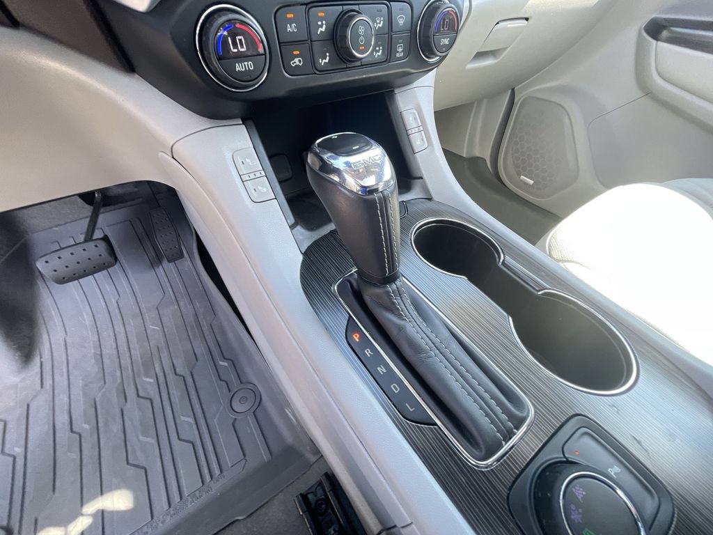 Certified 2018 GMC Acadia SLT w/ LPO, Floor Liner Package FWD image 16