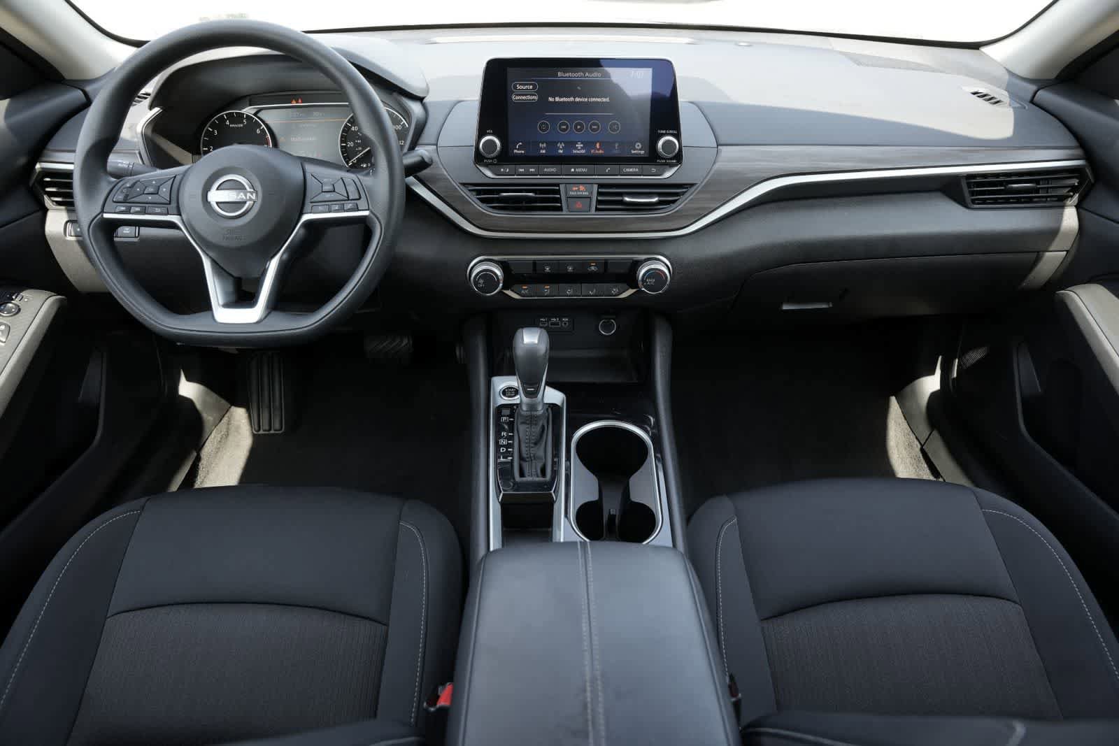 Used 2024 Nissan Altima 2.5 SV FWD image 4