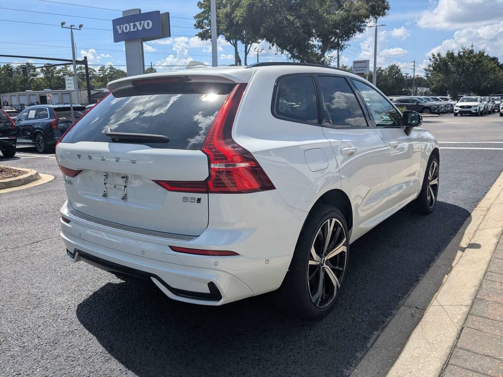 Certified 2024 Volvo XC60 B5 Ultimate w/ Protection Package Premier AWD/4WD image 6