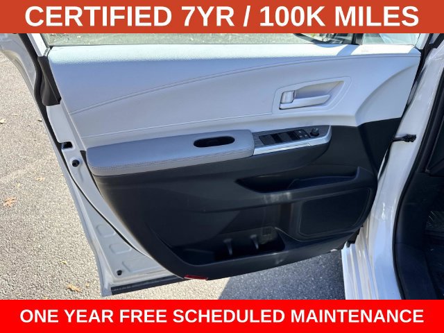 Used 2026 Toyota Sienna LE FWD image 13