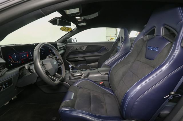 Used 2025 Ford Mustang Dark Horse image 39