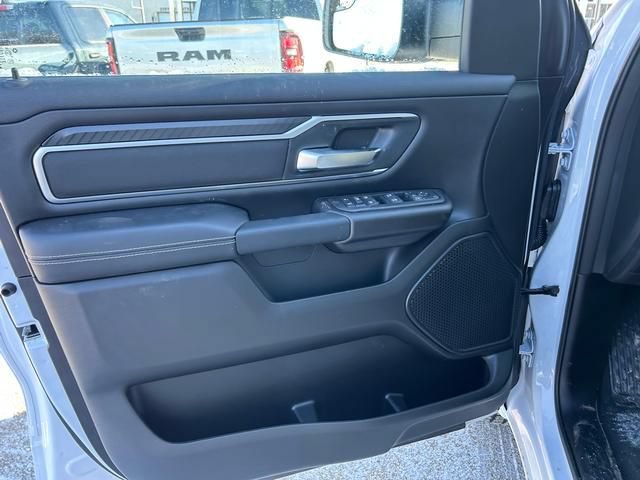 New 2026 RAM 1500 Big Horn AWD/4WD image 9
