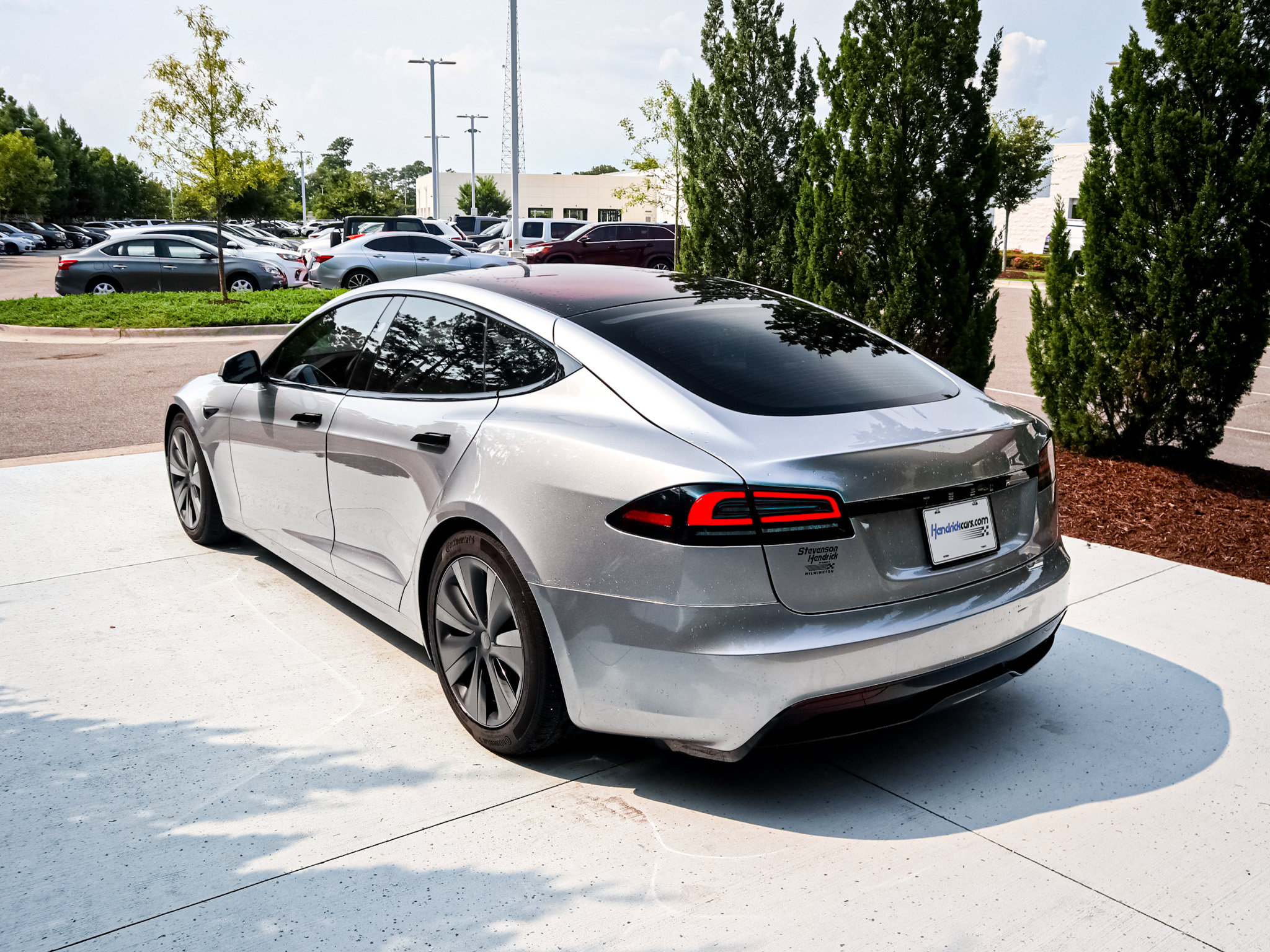 Used 2025 Tesla Model S AWD/4WD image 9