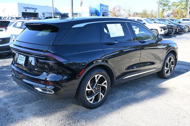 Used 2025 Lincoln Nautilus Premier image 5