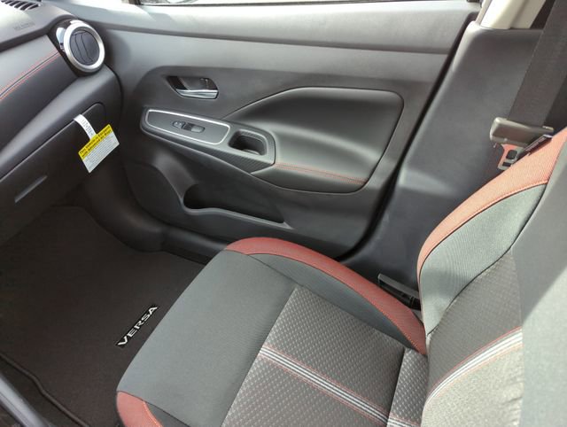 New 2025 Nissan Versa SR w/ Trunk Package FWD image 17