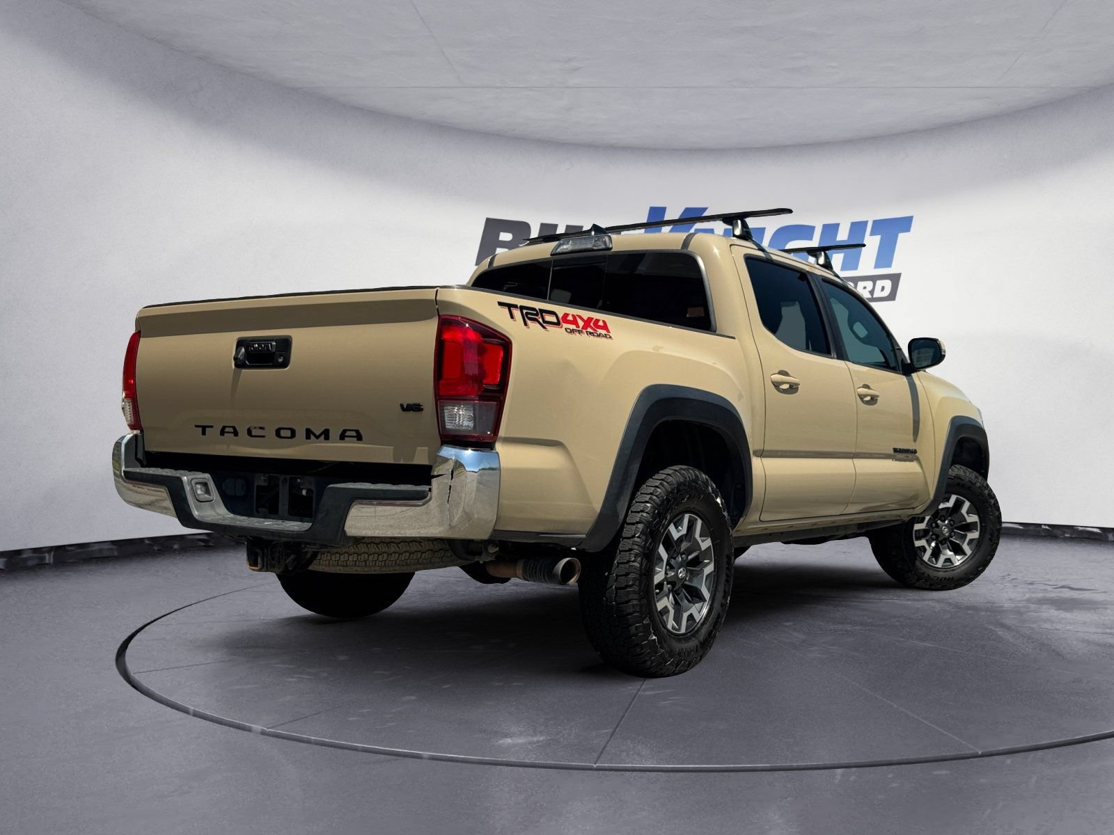 Used 2019 Toyota Tacoma TRD Off-Road AWD/4WD image 5