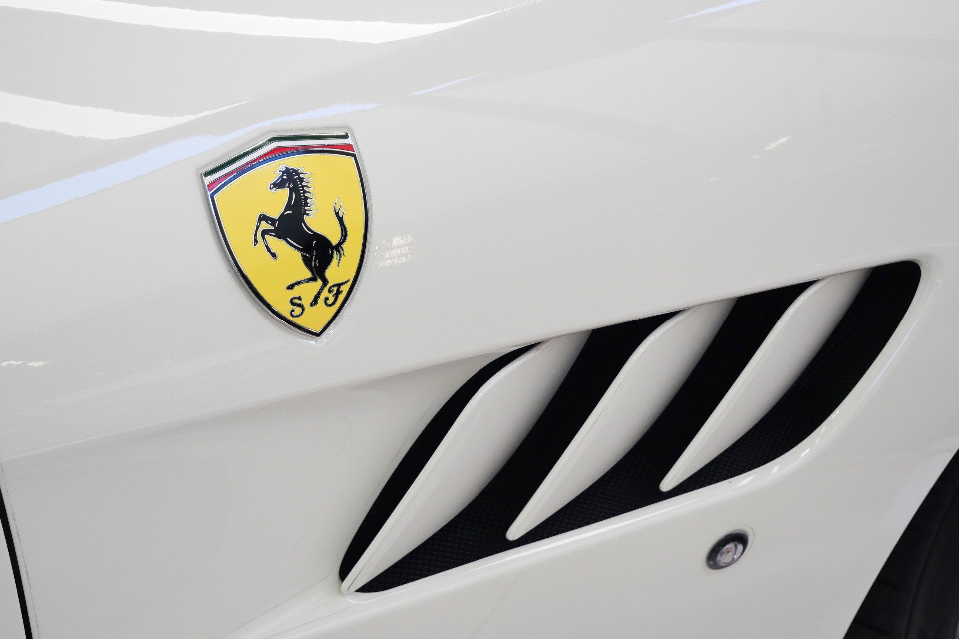 Used 2017 Ferrari GTC4Lusso AWD/4WD image 45