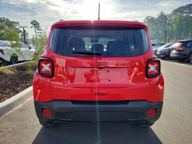 Used 2022 Jeep Renegade Latitude w/ Convenience Group AWD/4WD image 8