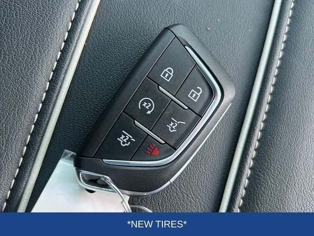 Certified 2025 Cadillac Escalade ESV Premium Luxury w/ LPO, Floor Liner Package AWD/4WD image 25