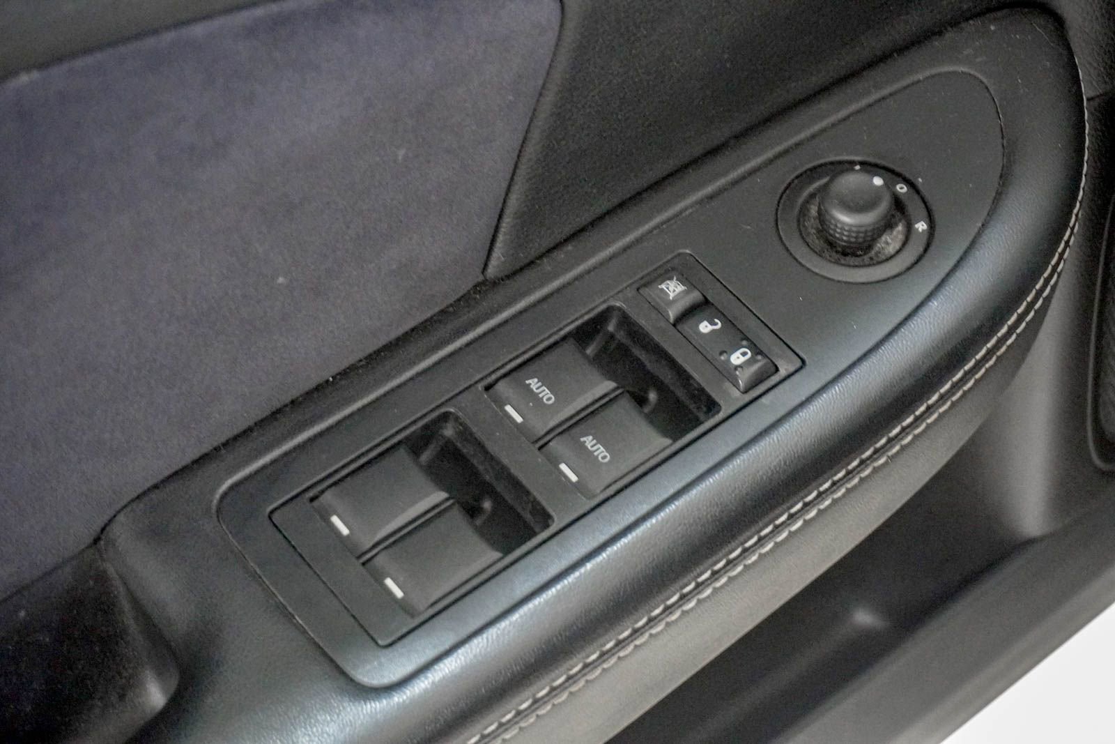 Used 2014 Chrysler 200 Limited w/ 200 S V6 Premium Group image 14