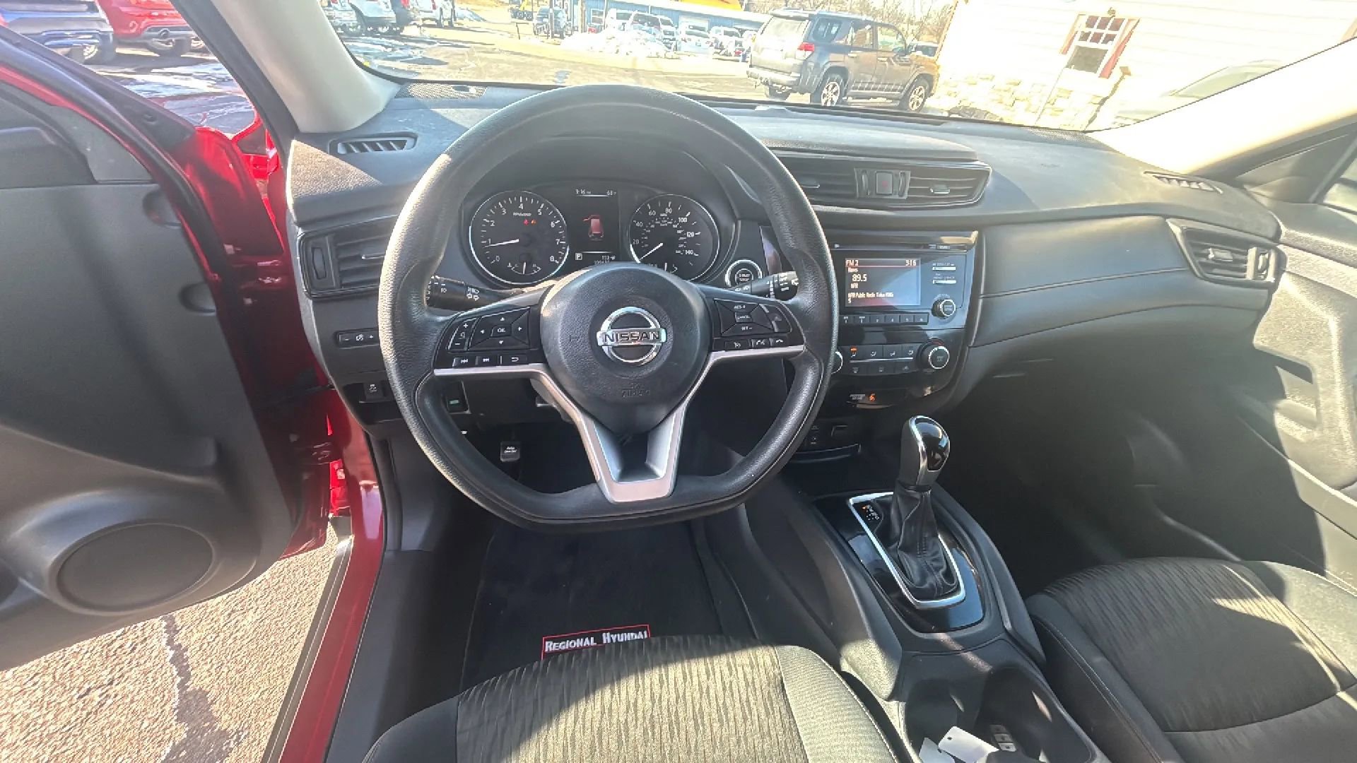 Used 2017 Nissan Rogue S image 8