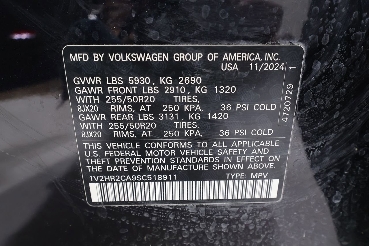 Used 2025 Volkswagen Atlas SE image 32