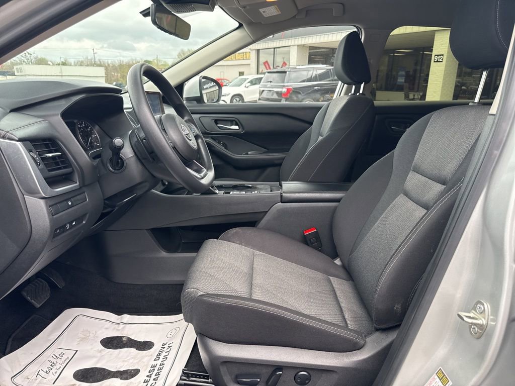 Used 2024 Nissan Rogue SV image 19