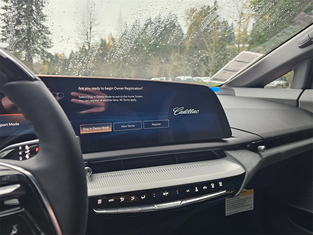 New 2026 Cadillac Optiq Sport 1 image 25