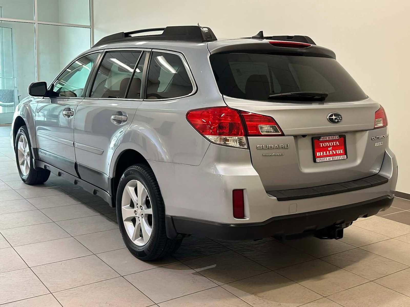 Used 2014 Subaru Outback 2.5i Limited AWD/4WD image 4