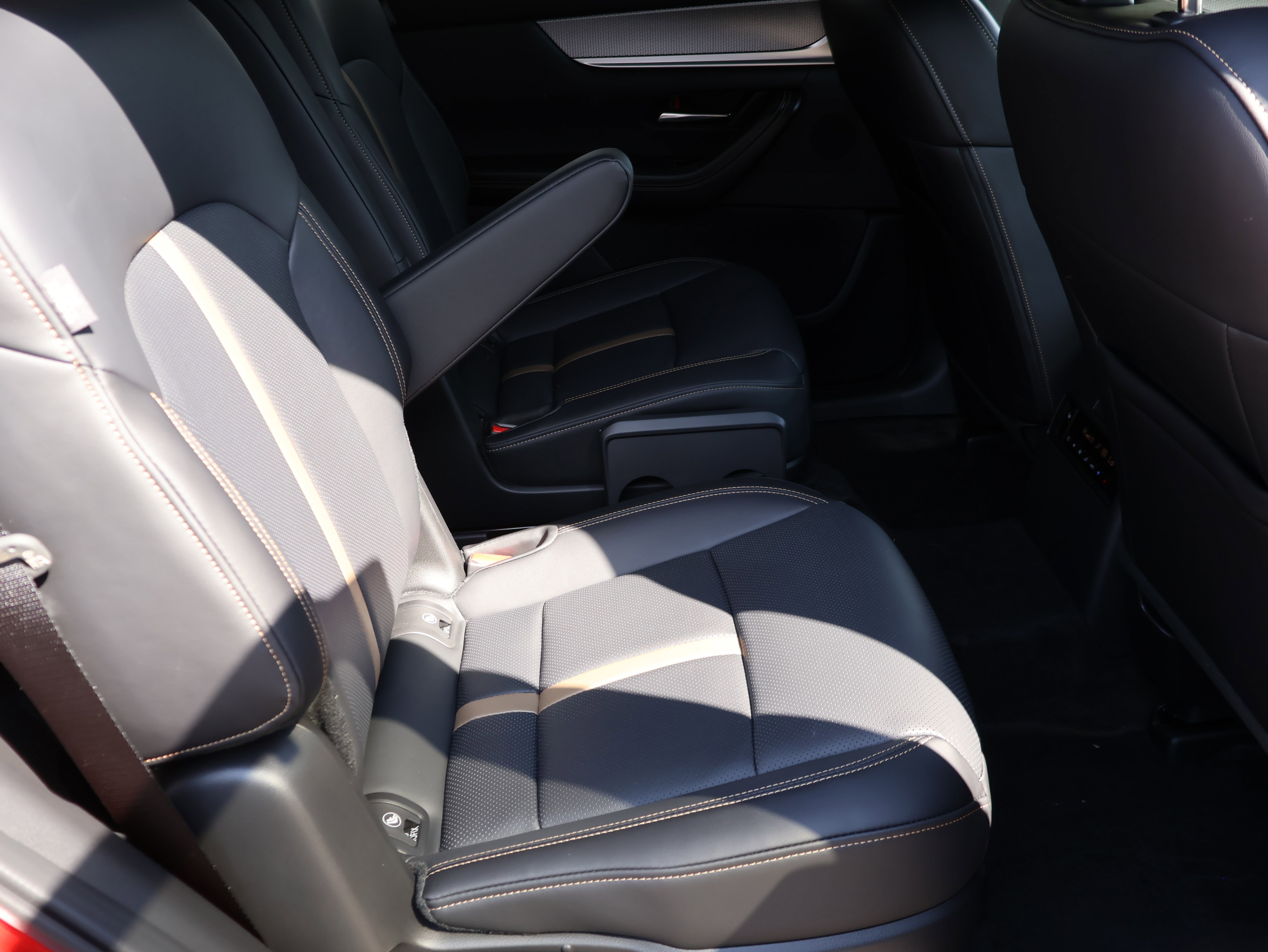 New 2025 MAZDA CX-90 Plug-In Hybrid w/ Premium Plus image 15