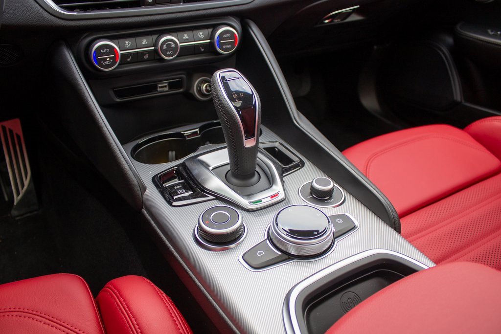 New 2025 Alfa Romeo Giulia AWD image 21