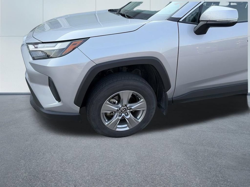 Used 2025 Toyota RAV4 XLE w/ Convenience Package AWD/4WD image 5