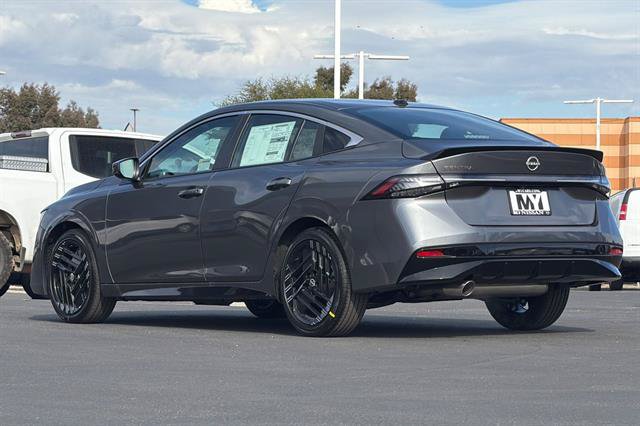 New 2027 Nissan Sentra SR w/ SR All Weather Package FWD image 6