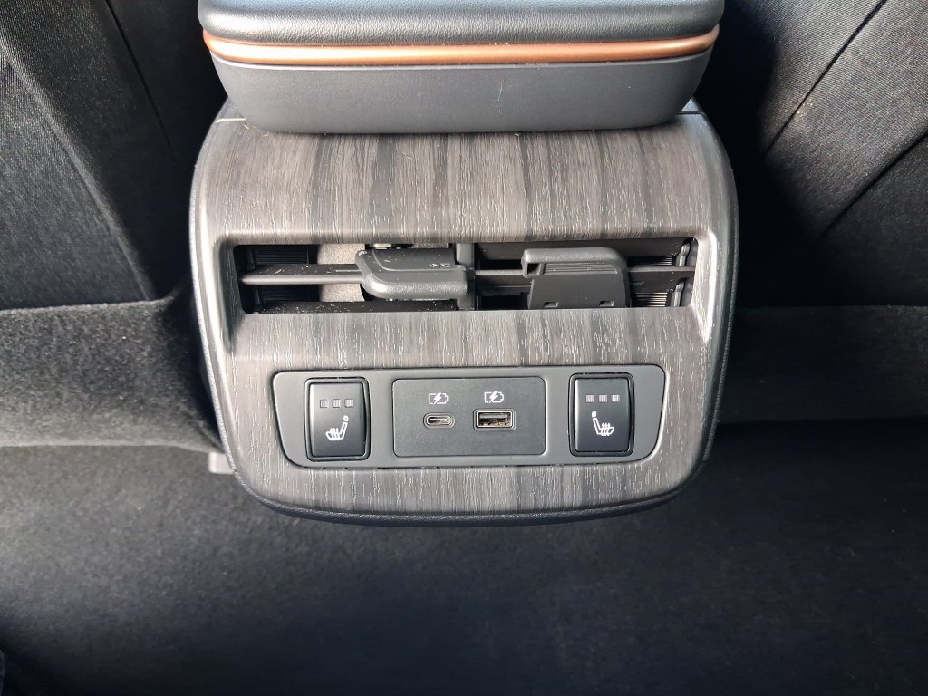 Certified 2024 Nissan Ariya AWD image 16
