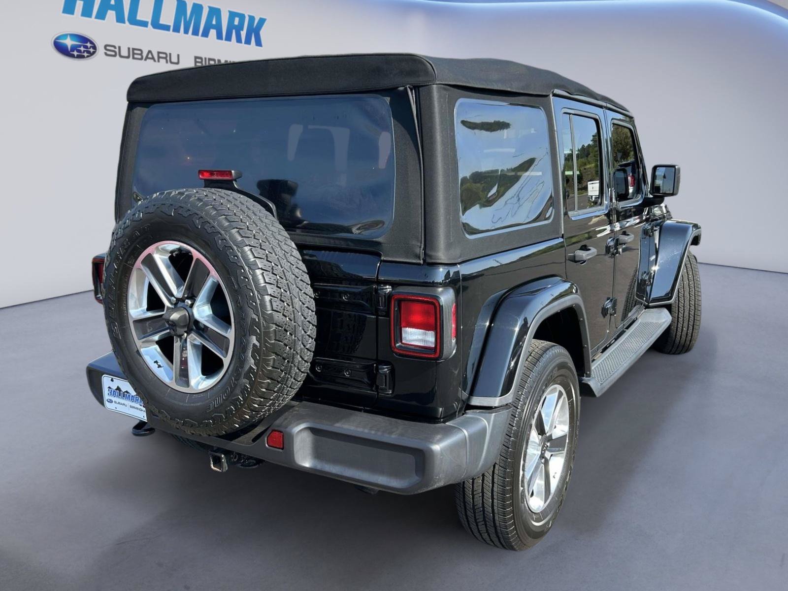 Used 2020 Jeep Wrangler Unlimited Sahara w/ Cold Weather Group AWD/4WD image 3
