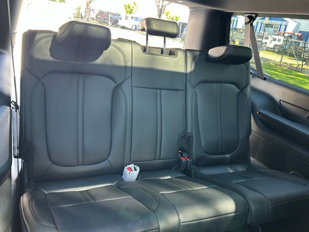 New 2025 Jeep Wagoneer L Series II w/ Premium Group I image 38