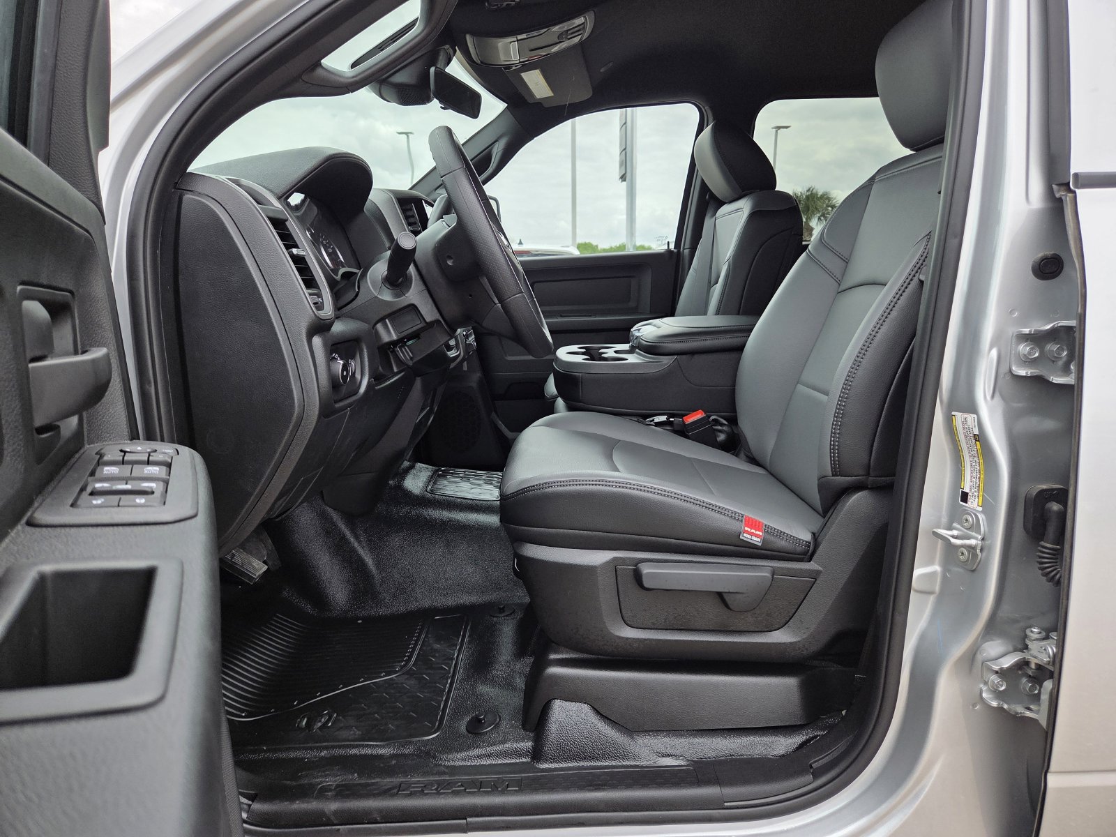 New 2026 RAM 3500 Tradesman AWD/4WD image 15