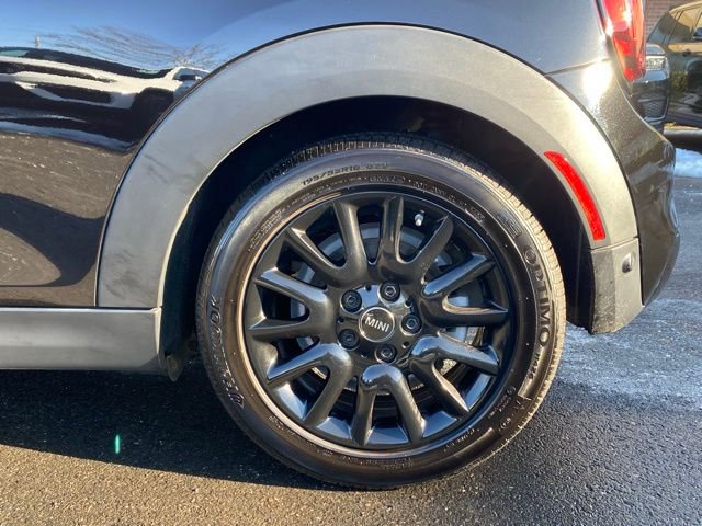 Used 2021 MINI Cooper S w/ Premium Package image 19