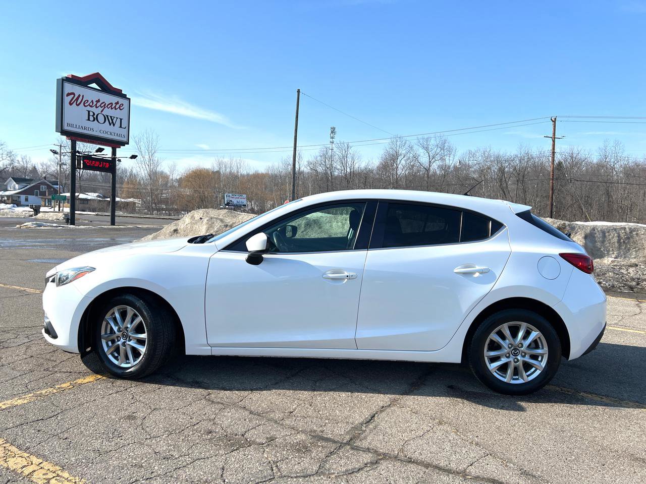 Used 2015 MAZDA MAZDA3 i Touring image 4