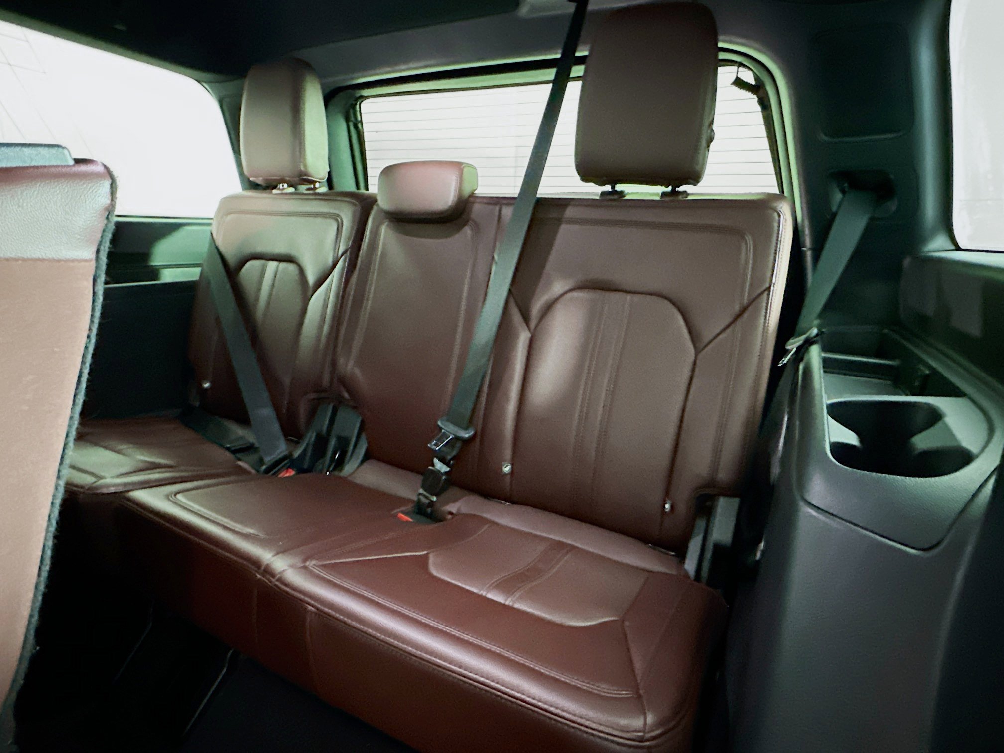 Used 2024 Ford Expedition Limited image 30