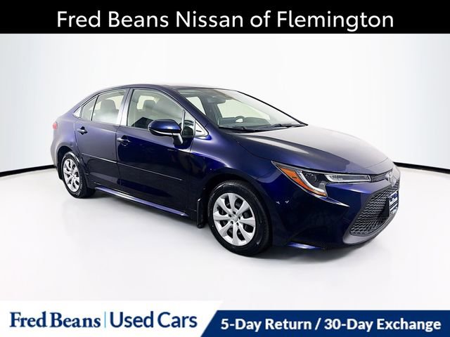 Used 2021 Toyota Corolla LE FWD image 1