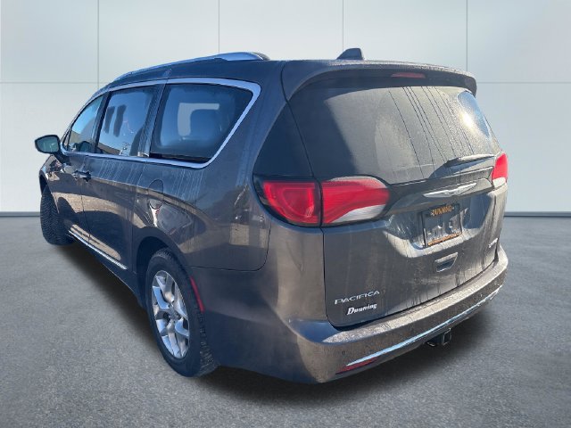 Used 2017 Chrysler Pacifica Limited FWD image 2
