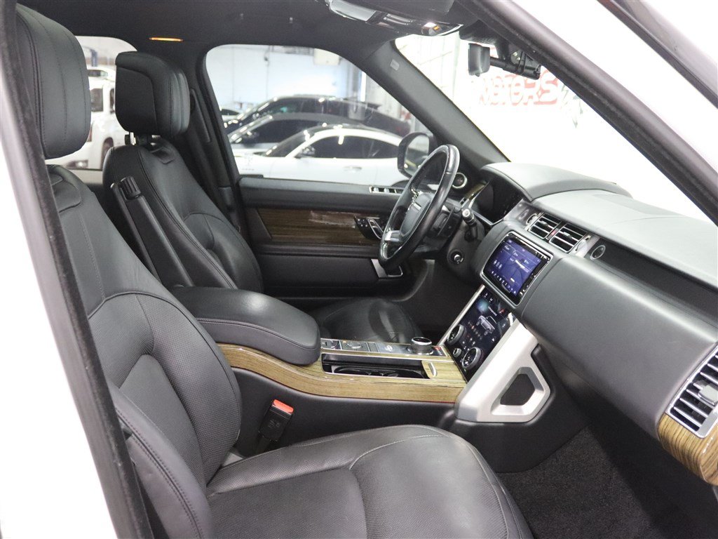 Used 2018 Land Rover Range Rover Supercharged AWD/4WD image 35