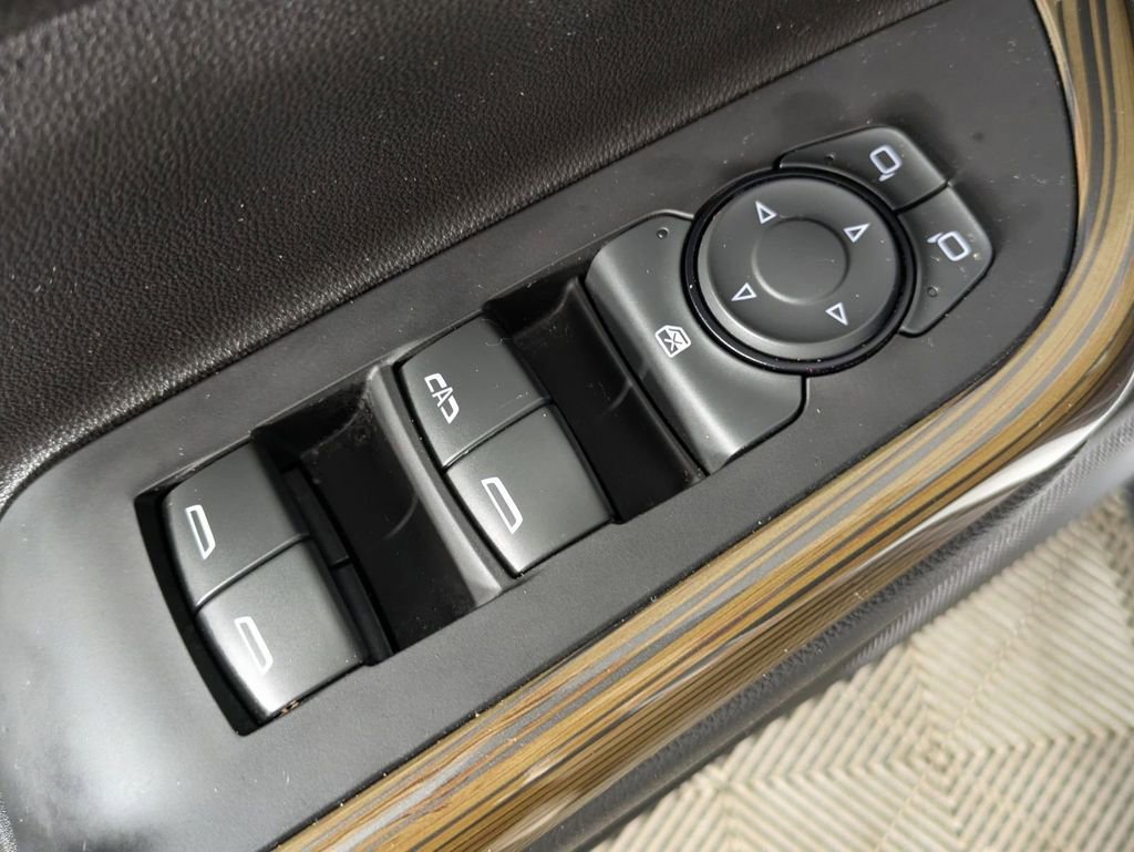 Used 2023 GMC Acadia SLE w/ Driver Convenience Package image 14