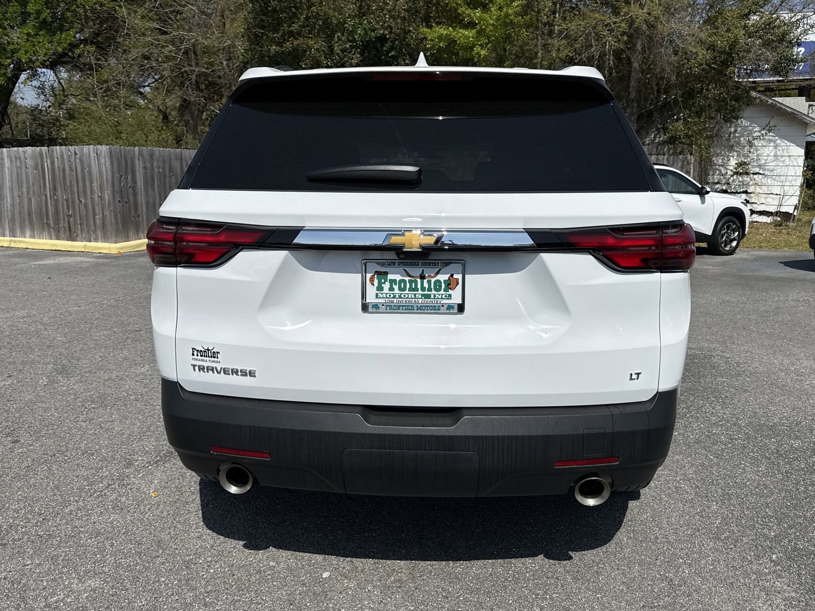 Used 2023 Chevrolet Traverse LT FWD image 4