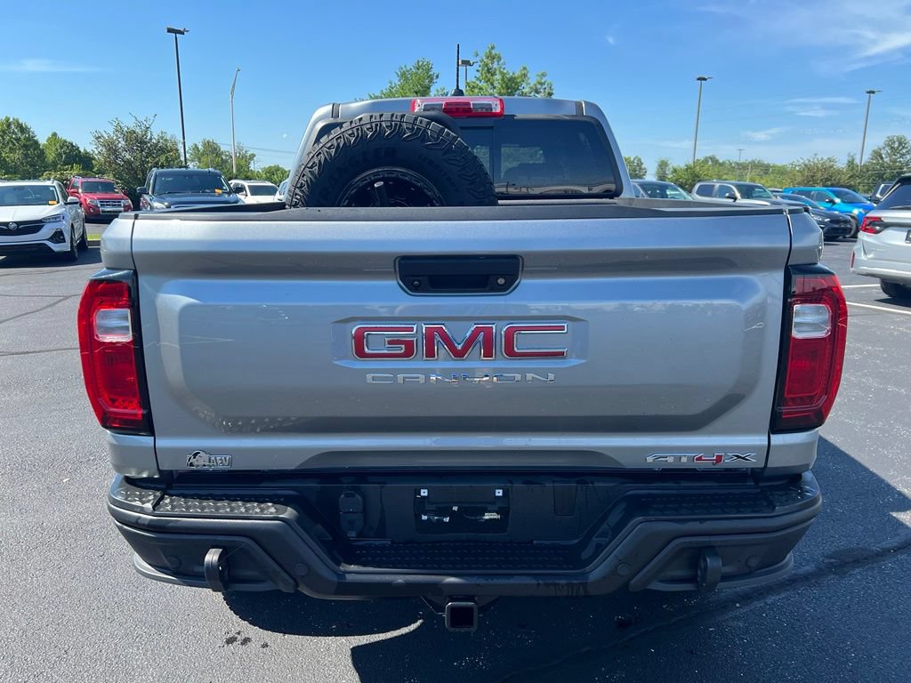 Used 2025 GMC Canyon AT4 w/ AT4X AEV Edition AWD/4WD image 4