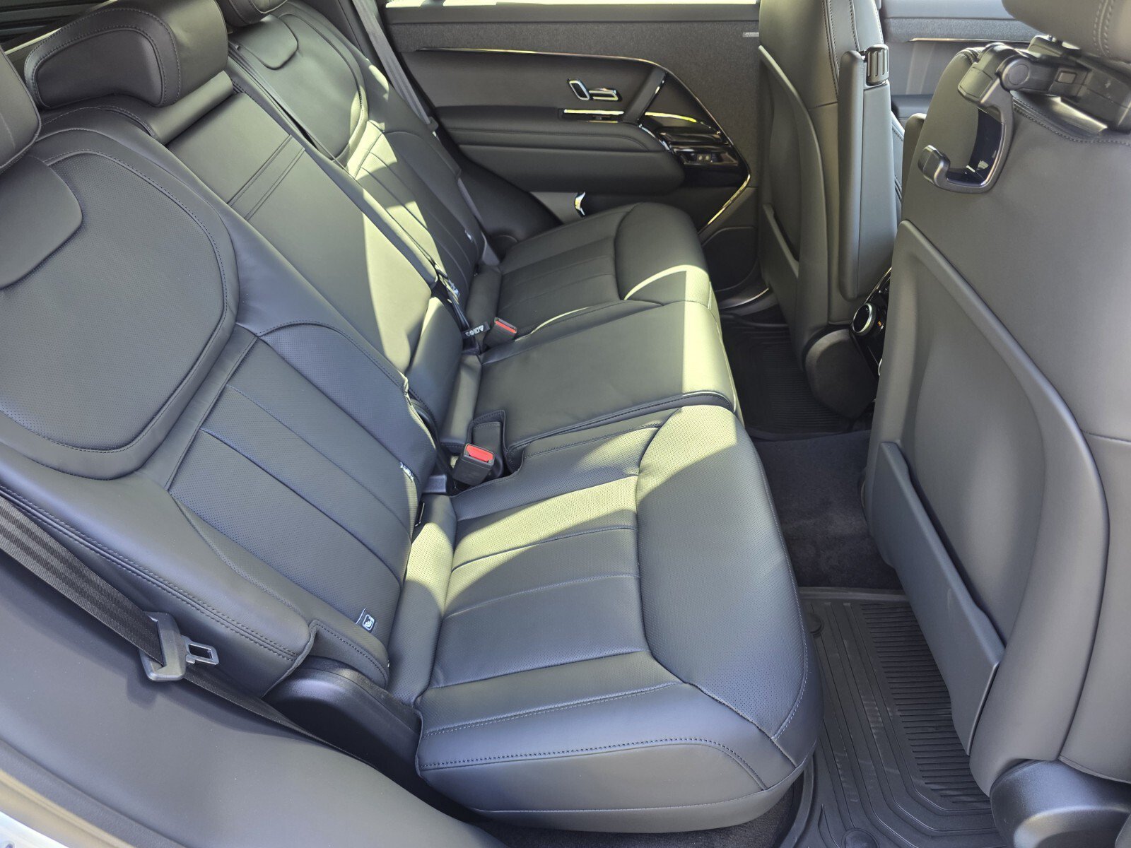 New 2027 Land Rover Range Rover Sport Dynamic SE AWD/4WD image 5
