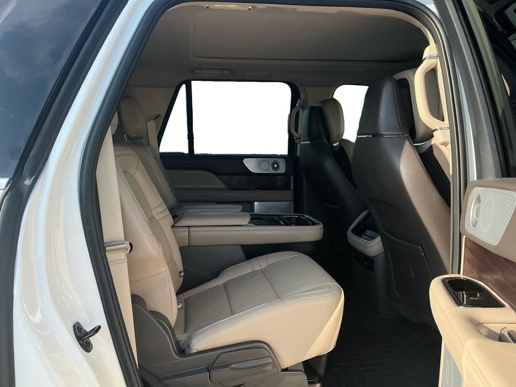 Certified 2024 Lincoln Navigator L Reserve AWD/4WD image 23