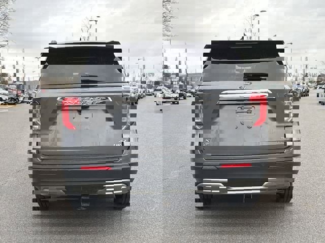 Used 2021 Ford Explorer XLT w/ Equipment Group 202A image 4